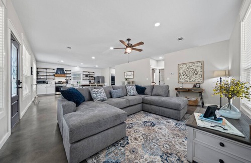 Russellville House | The Lakeside Bungalow, New Build on shores of Delaware Bay!
