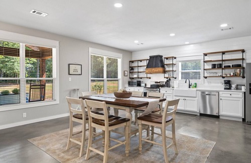 Russellville House | The Lakeside Bungalow, New Build on shores of Delaware Bay!