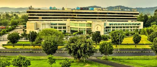 Kishangarh Hotel | The Lalit Chandigarh