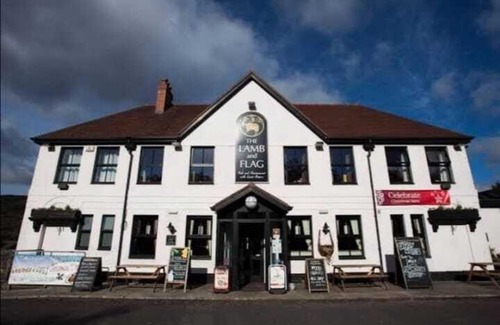 Glynneath Hotel | The Lamb and Flag
