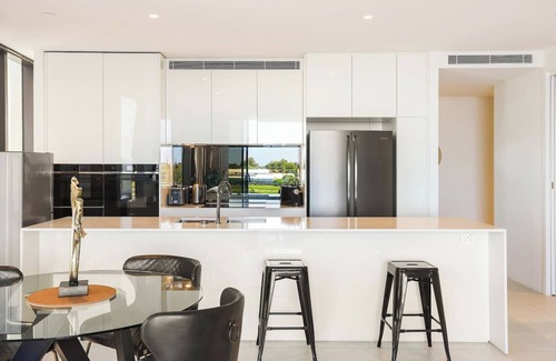 Mermaid Waters Apartment | The Lanes: A life of Luxury w Lake View, Pool, Gym