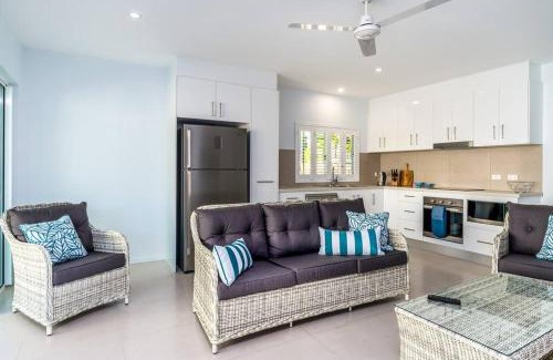 Palm Cove Villa | The Last Resort: A Two Pool Luxury Villa