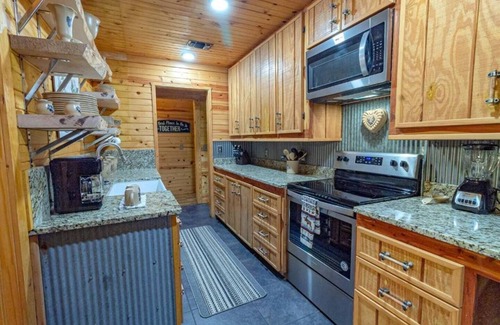 Broken Bow Cabin | The Lazy Bear Cabin at Hochatown