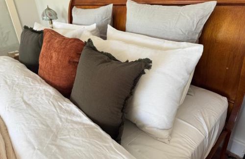 Kyabram House | The Leaock Residence Pet Friendly Wifi