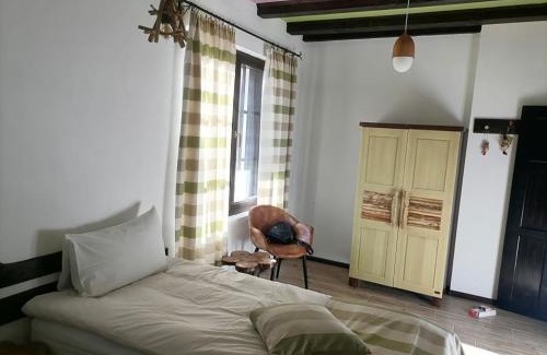 Kmetcheta Villa | The Legends , Art & Forest