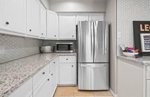 Lubbock House | *The Legends* Pool, Putting Green & Fire Pit