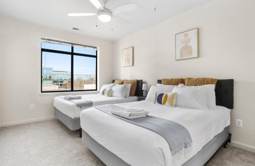 Arlington Apartment | The Leisure & The Work Mixed In One-Site