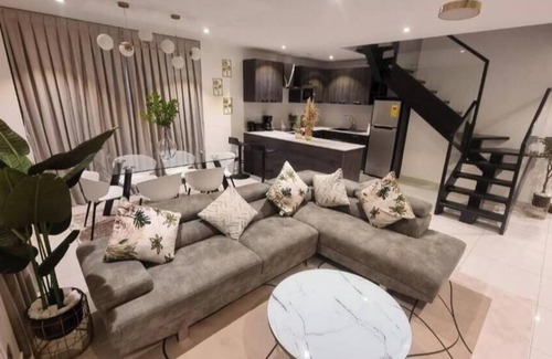 Accra Apartment | The Lennox Suites by Cozy [Unit 1]
