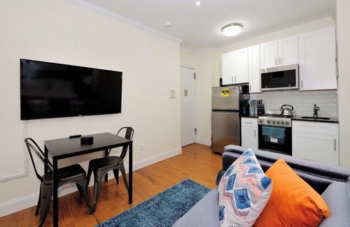 Tudor City Apartment | The Lexy VI Vibe 8634
