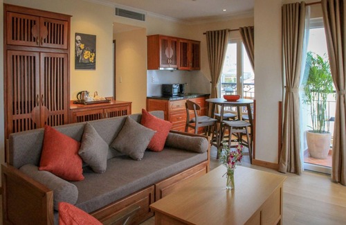 Ninh Kieu Hotel | The Lighthouse