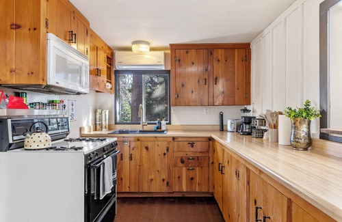 Alta Sierra Cabin | The Little Cabin - Tranquil Forest Getaway, Close to Ski Resort & Hiking Trails!