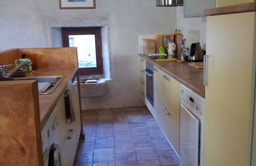 Meynes Apartment | The Little DoMeynes . Charming cottage ideal for 1 couple and it all year
