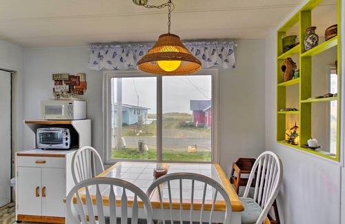 Moclips Cottage | 'the Little Orca's'- Short Walk to the Beach!