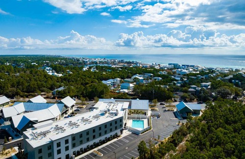 Seagrove Beach Hotel | The Lodge 30A