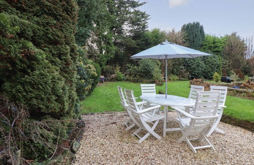 Whalley Cottage | THE LODGE AT BRIDGEWAY, pet friendly, with a garden in Whalley