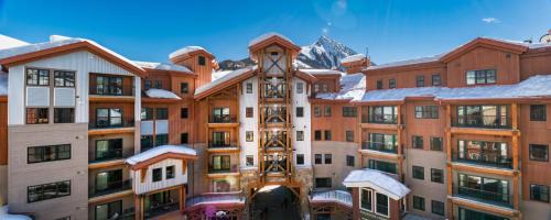 Crested Butte Resort | The Lodge at Mountaineer Square
