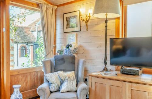 Hurstpierpoint House | The Lodge
