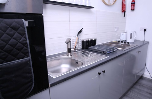 Chadderton Cabin | The Lodge with idilic views parking free wifi