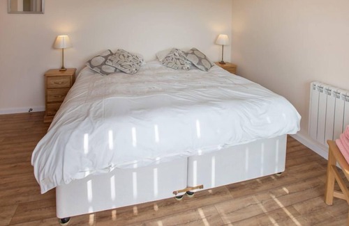 Polzeath Apartment | The Loft - a converted duplex a 3 minute walk to Polzeath Beach! Sleeps 4 guests in 2 bedrooms