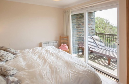 Polzeath Apartment | The Loft - a converted duplex a 3 minute walk to Polzeath Beach! Sleeps 4 guests in 2 bedrooms