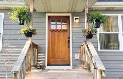Gilford House | The Loft Haus ~7 Minutes To Bavarian Blast~ Across from Cass River!