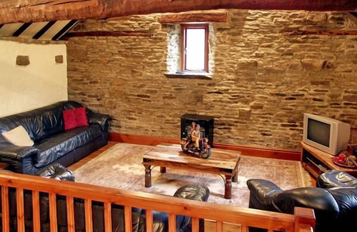 Beeley Cottage | THE LOFT, pet friendly, character holiday cottage in Millthorpe
