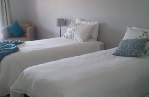 Pemberton Hotel | The Log Cabin B&B - Blue Wren Room