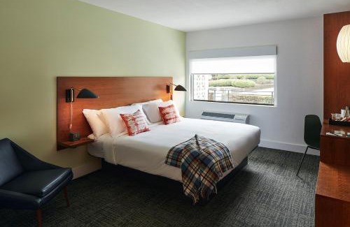 Glenwood South Hotel | The Longleaf Hotel