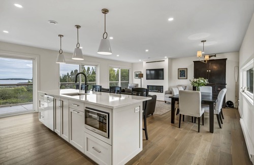 LaHave House | The Lookout Cottage - Private, ocean view home