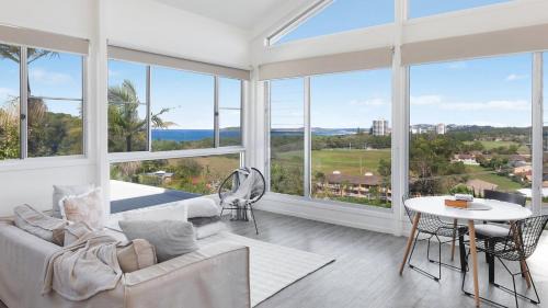 Coffs Harbour House | The Lookout Lounge - Pet Friendly, Pool, Great Views!