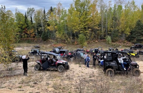 Cook Cabin | The Loony Uncle Wilderness Suite! 1/4 mile from Lake Vermilion Access.