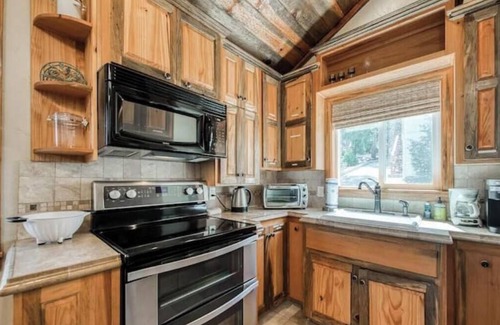 Shaver Lake Cabin | The Lovers' Lookout La Casita