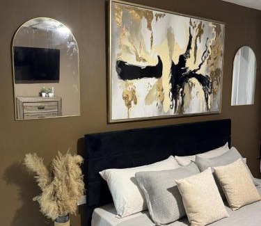 Camperdown Apartment | The Luxe Studio