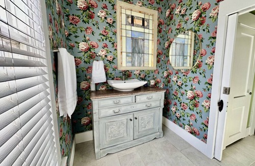 Guthrie Apartment | The Lynnie Ann at The Judge`s Chamber