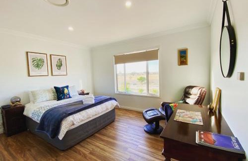 Corrigin House | The Mains Guest House 2 Bedroom Farm Stay