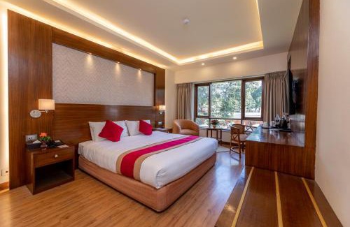 Thamel Hotel | The Malla Hotel - Thamel, 2 km to Swayambhunath Temple