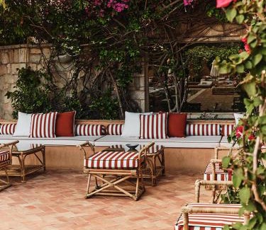 Vouliagmeni Hotel | The Margi