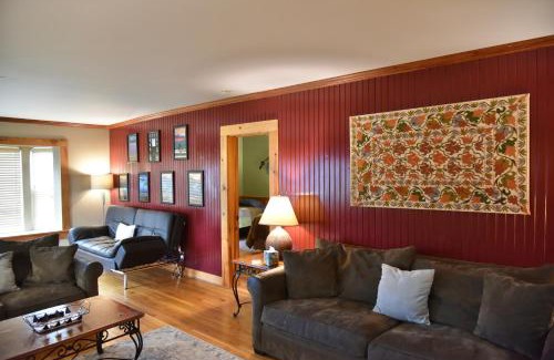 McCloud House | The McCloud Vacation Home on Mt Shasta, Sleeps 13