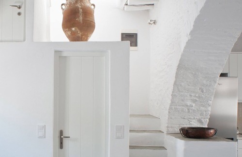 Naousa House | The "Meltemi" house - Traditional and Contemporary!