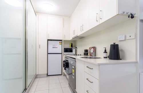 Darwin City Centre Apartment | The Midas Touch | Rooftop Pool & Free Parking
