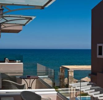 Kato Stalos Apartment | The Mini Beach Hotel