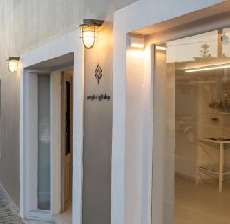 Kato Stalos Apartment | The Mini Beach Hotel