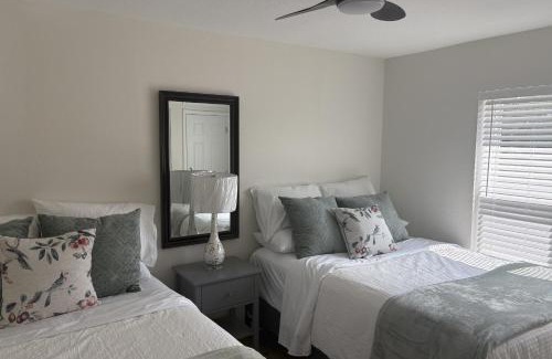 Jefferson House | The Mistletoe Getaway