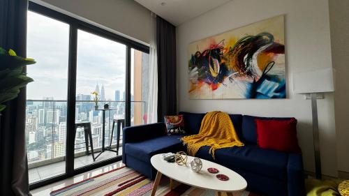 Pudu Apartment | The Modern Suite with Gorgeous Pools & KLCC VIEWS