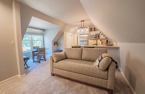 Niles Bed & Breakfast | The Morris Estate
