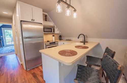 Niles Bed & Breakfast | The Morris Estate