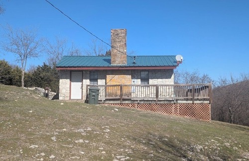 Davis Cabin | The Most Beautiful Views in Turner Falls