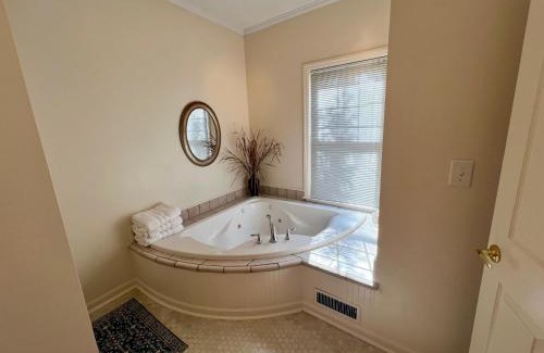 Mount Vernon Hotel | The Mount Vernon Inn