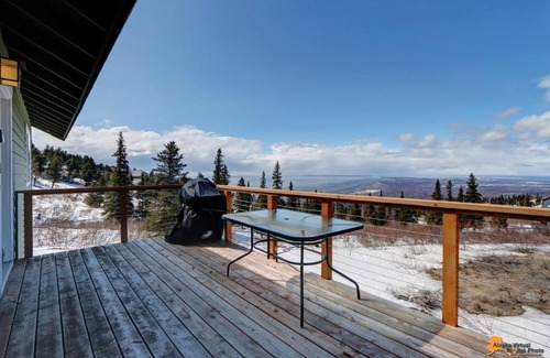 Rabbit Creek Apartment | The Mountain Top Escape w/Scenic Views & Trails