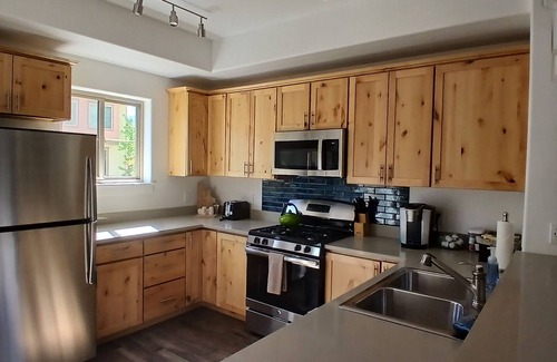 Hailey House | The Music House at Sweetwater 2BD 2BA Condo - Hot Tub, Pool, & lots of adventure